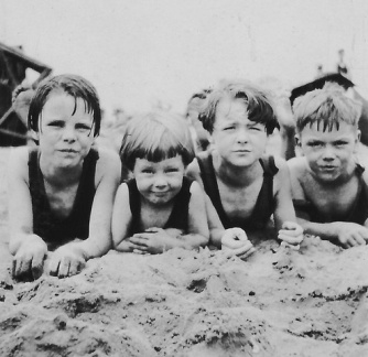 Naomi Betty Gussie Charles circa1923-1924 Beach